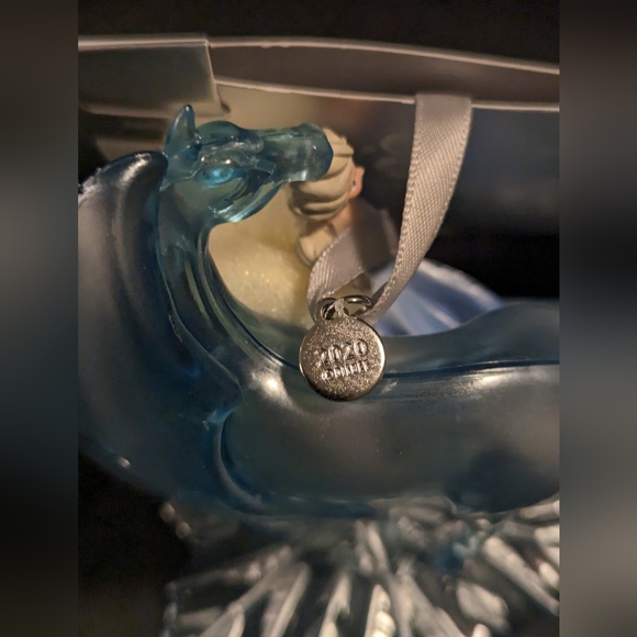 Disney Sketchbook ornament 2020 Elsa and Nokk brand new with tags - Picture 5 of 12